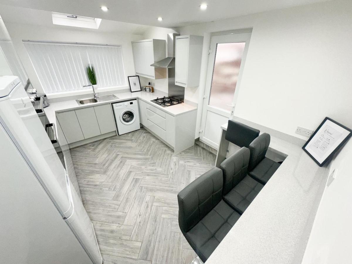 Contractors Dream, 4 Bedroom 2 Bathroom Liverpool Ngoại thất bức ảnh