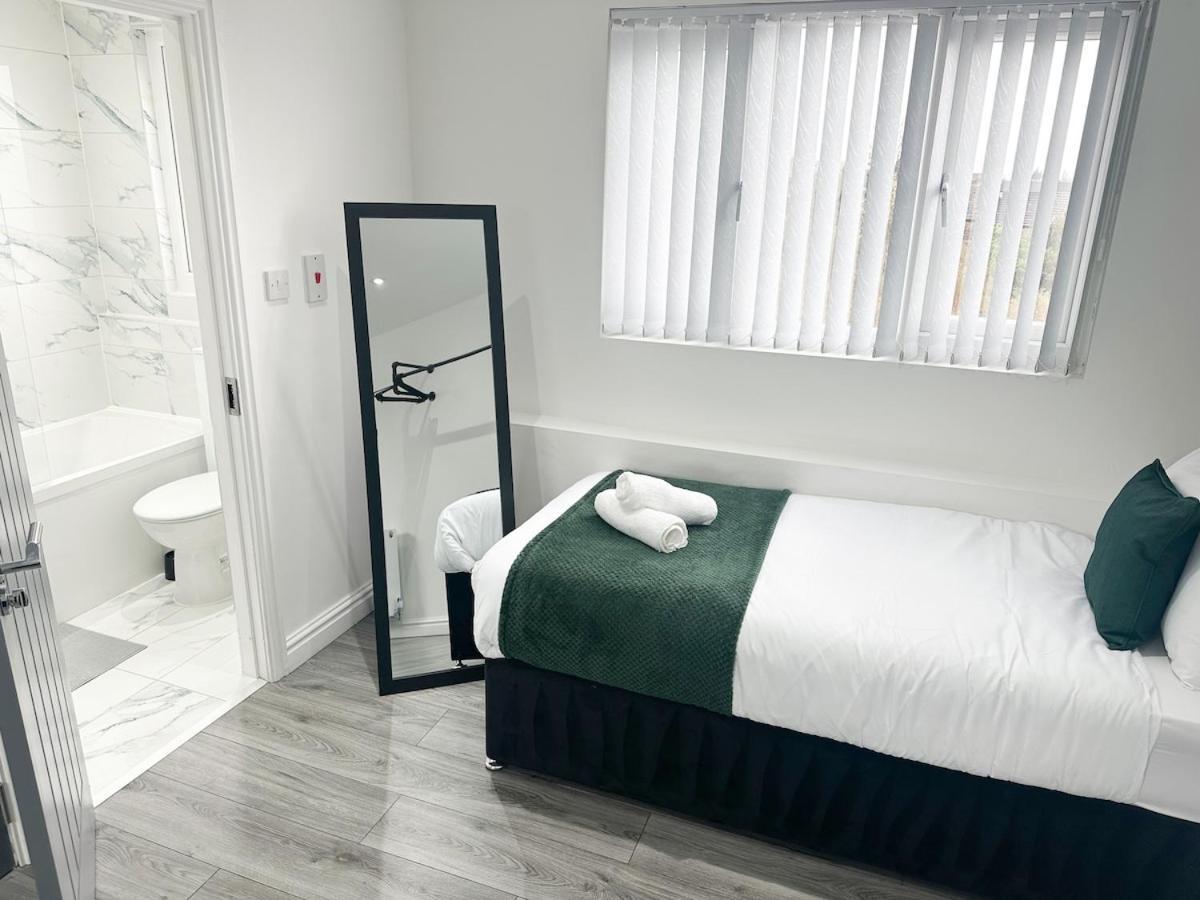 Contractors Dream, 4 Bedroom 2 Bathroom Liverpool Ngoại thất bức ảnh