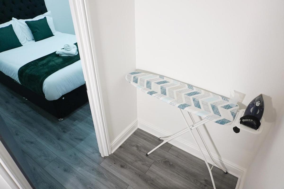 Contractors Dream, 4 Bedroom 2 Bathroom Liverpool Ngoại thất bức ảnh