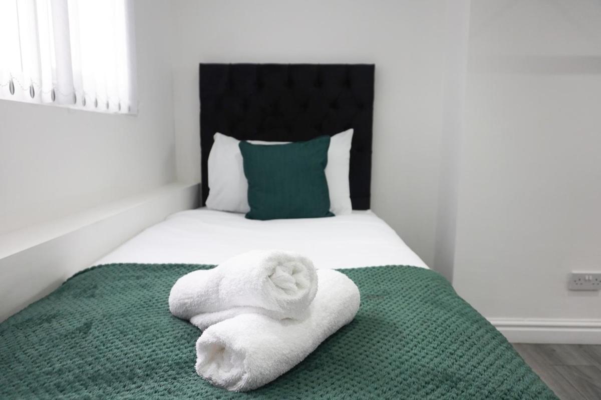 Contractors Dream, 4 Bedroom 2 Bathroom Liverpool Ngoại thất bức ảnh