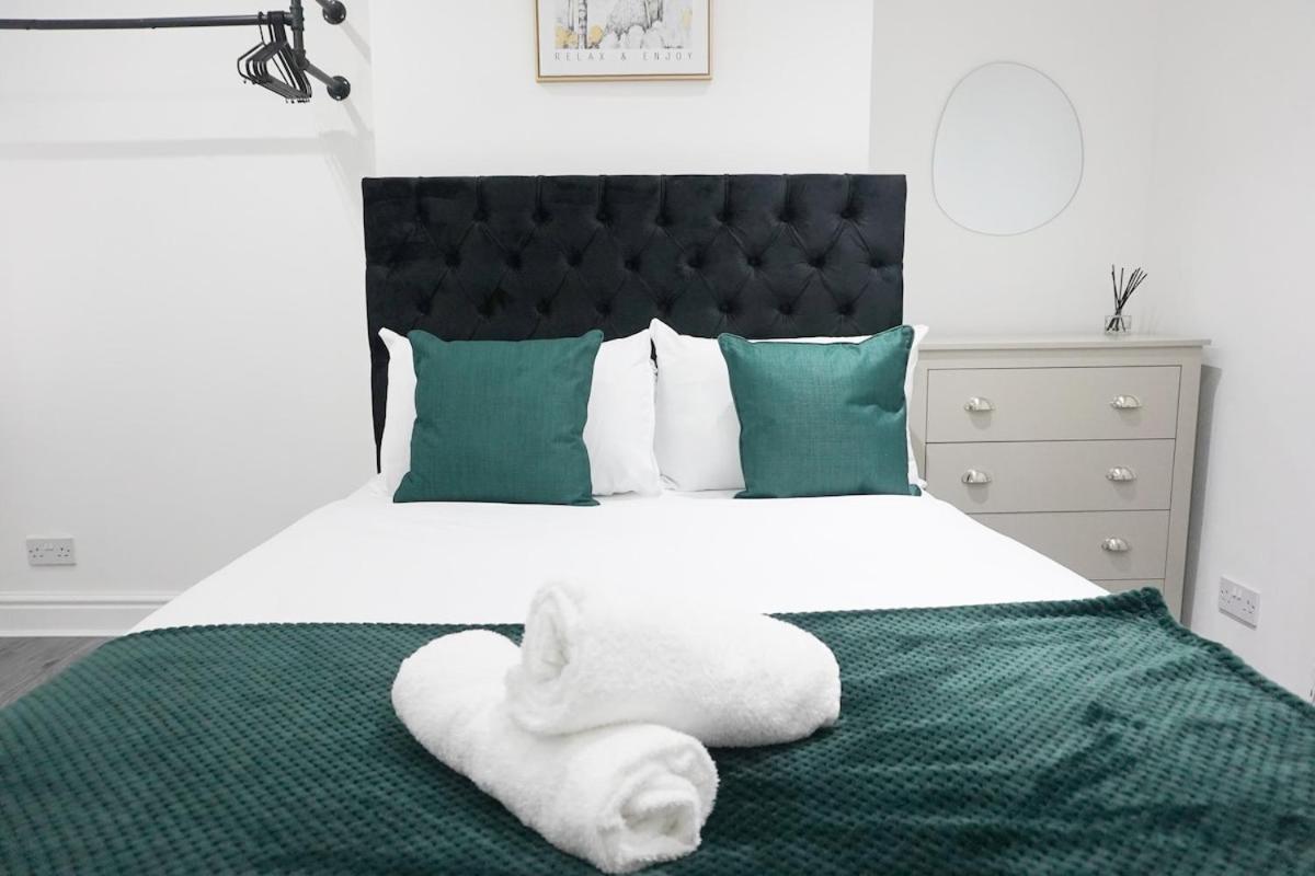 Contractors Dream, 4 Bedroom 2 Bathroom Liverpool Ngoại thất bức ảnh