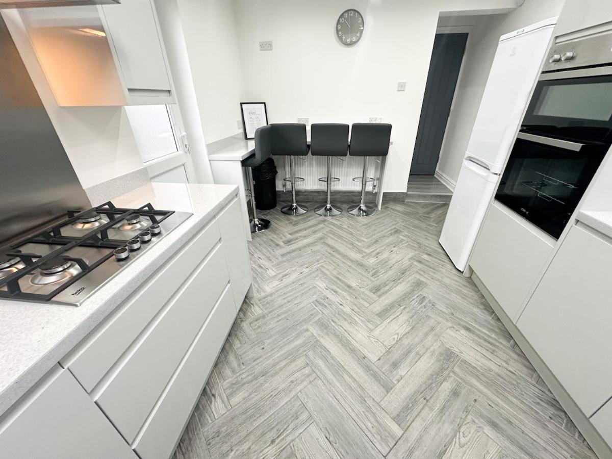 Contractors Dream, 4 Bedroom 2 Bathroom Liverpool Ngoại thất bức ảnh