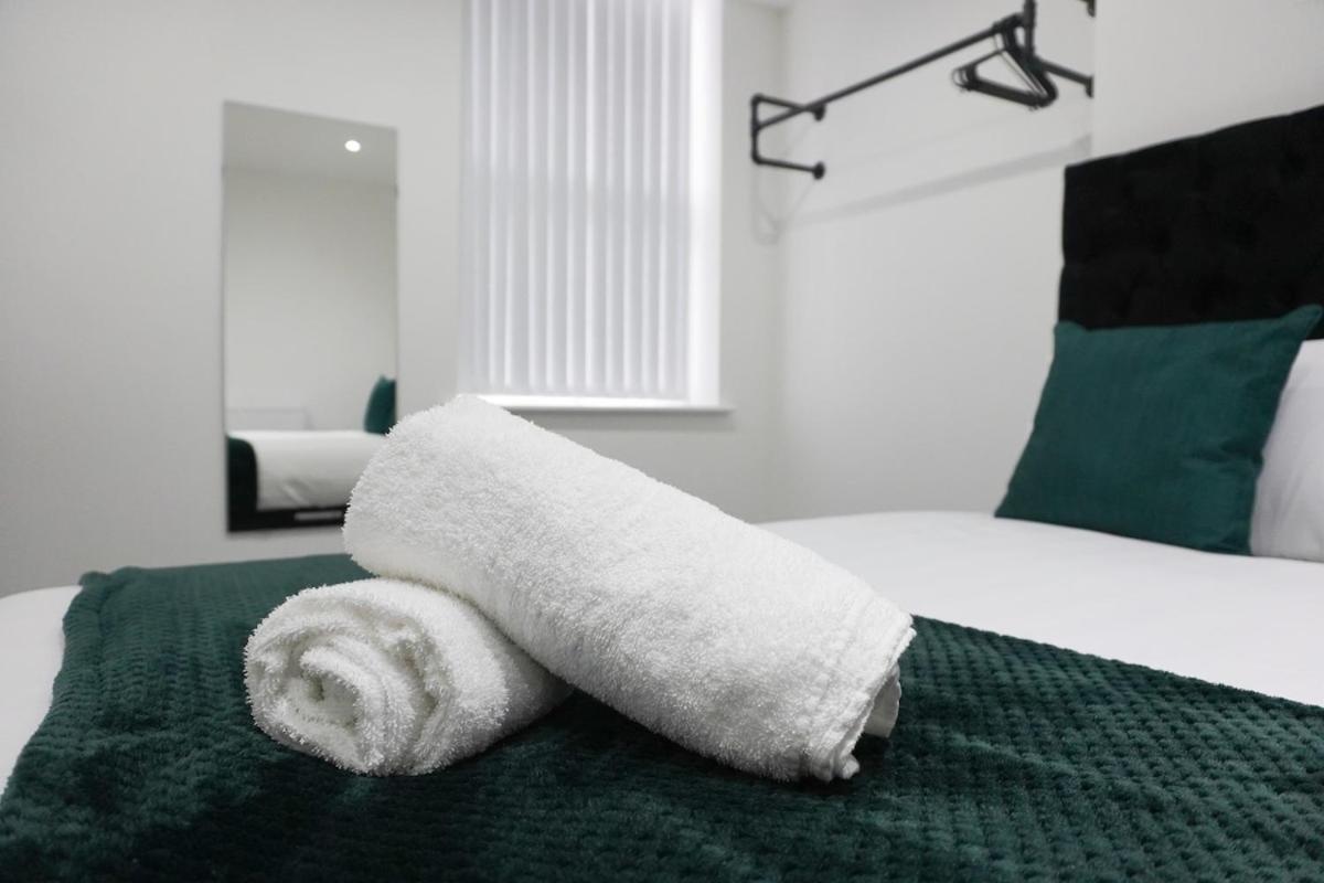 Contractors Dream, 4 Bedroom 2 Bathroom Liverpool Ngoại thất bức ảnh