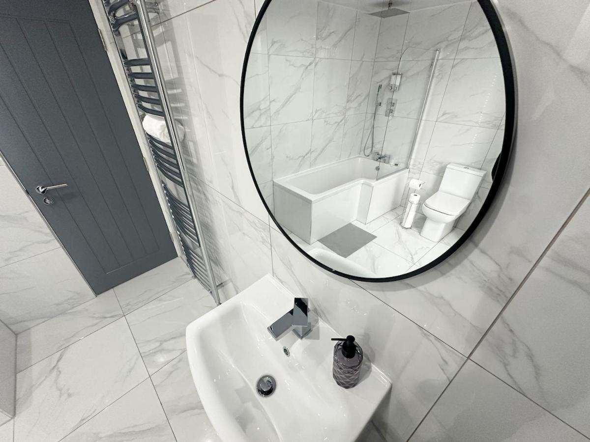 Contractors Dream, 4 Bedroom 2 Bathroom Liverpool Ngoại thất bức ảnh