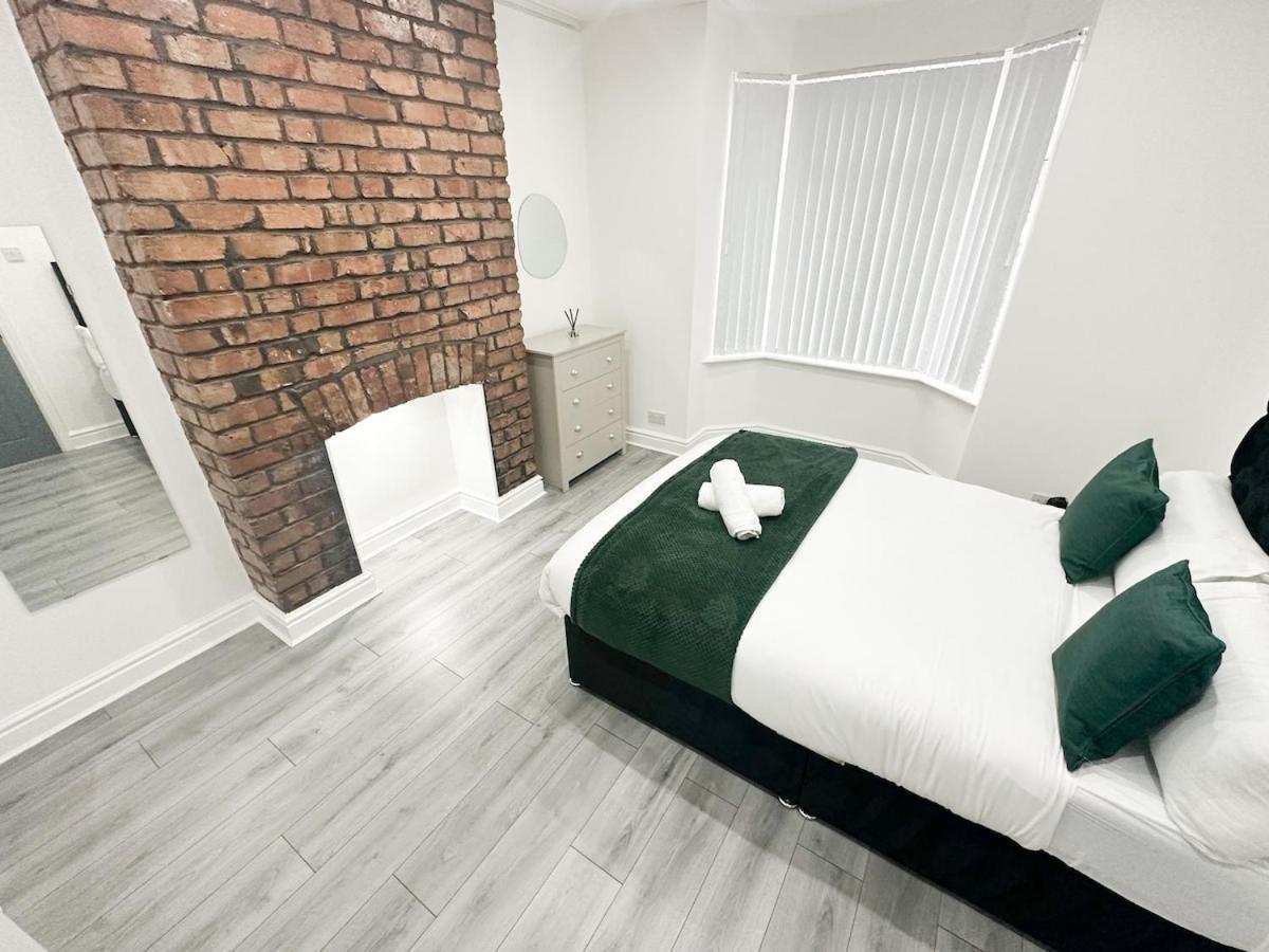Contractors Dream, 4 Bedroom 2 Bathroom Liverpool Ngoại thất bức ảnh